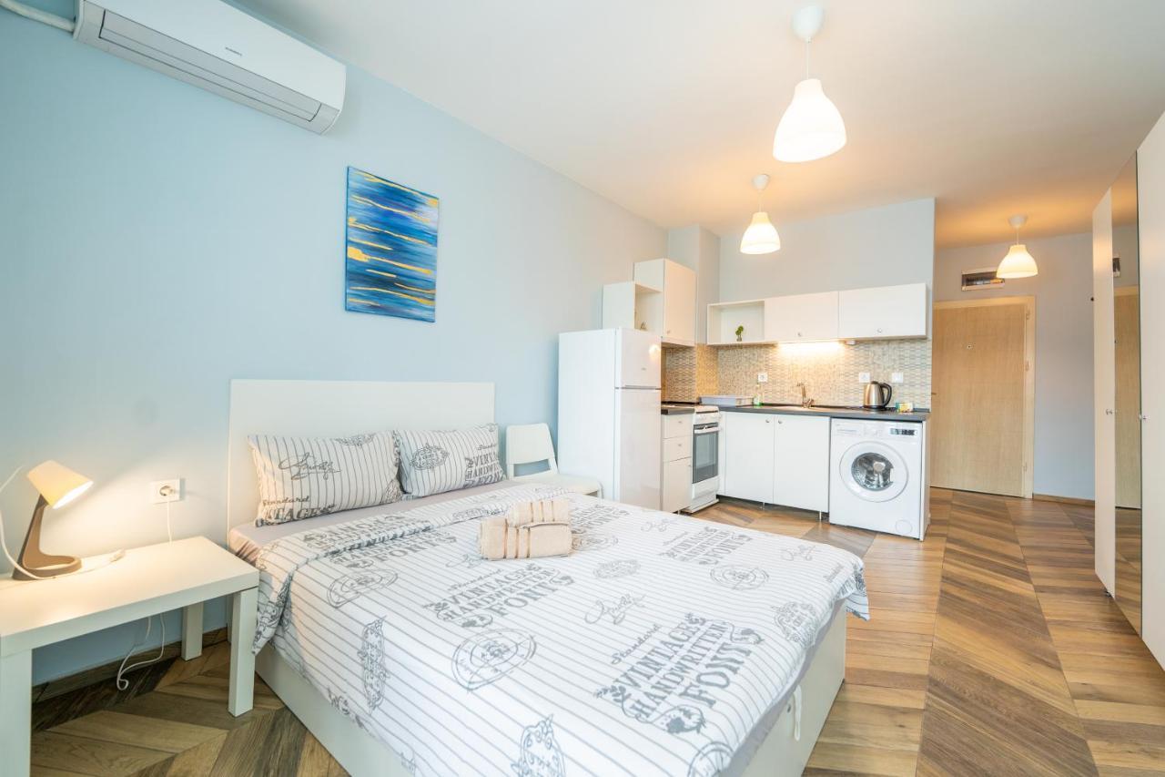 Cozy little apartment in Studentski grad Sofia Eksteriør bilde